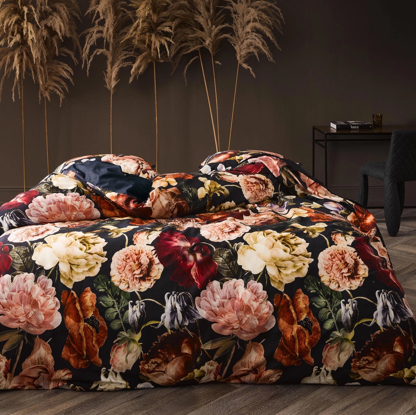 Essenza Claire Indigo Blue katoensatijn dekbedovertrek bloemen 210TC