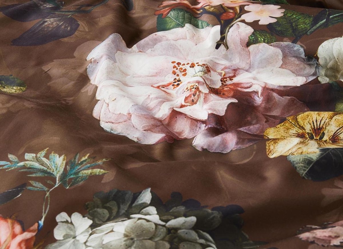 Essenza Fleur Chocolate katoensatijn 215TC dekbedovertrek