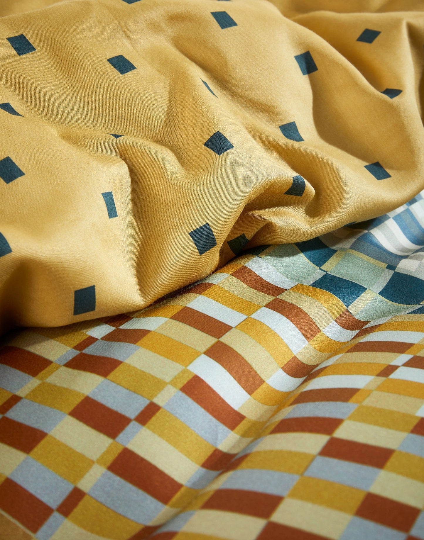 Essenza Stach Autumn Yellow katoensatijn 200TC dekbedovertrek grafisch