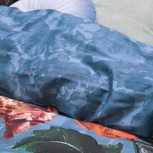 Essenza Famke Moonlight Blue dekbedovertrek katoensatijn 200TC bloemen en vogels