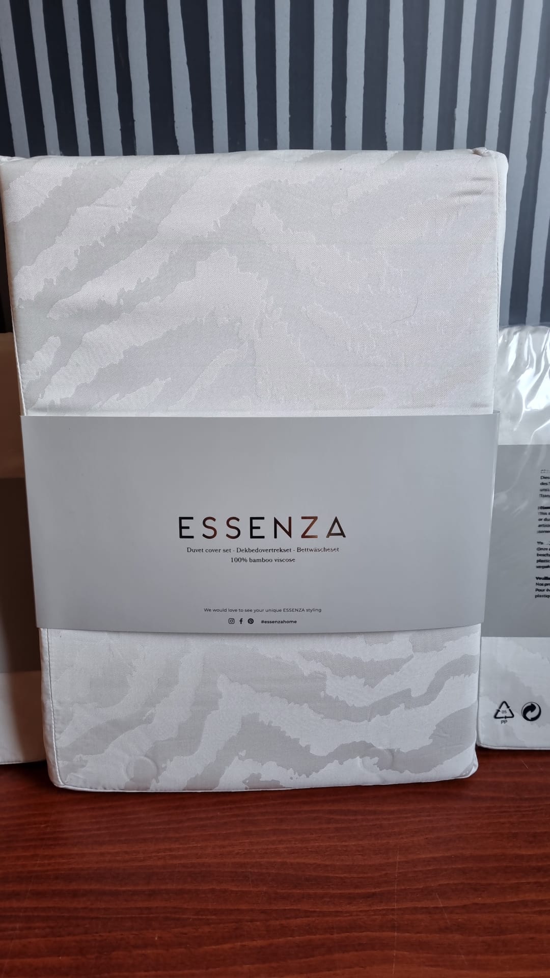 Essenza Belen Vanilla (gebroken wit) bamboo viscose 300TC dekbedovertrek zebradessin