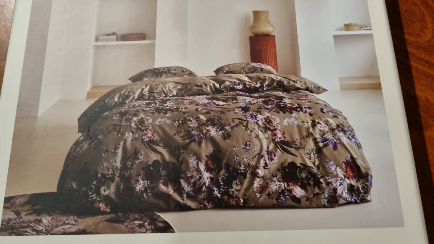 Essenza Isabelle Clay dekbedovertrek 50% katoensatijn en 50% Lyocell 300TC bloemen