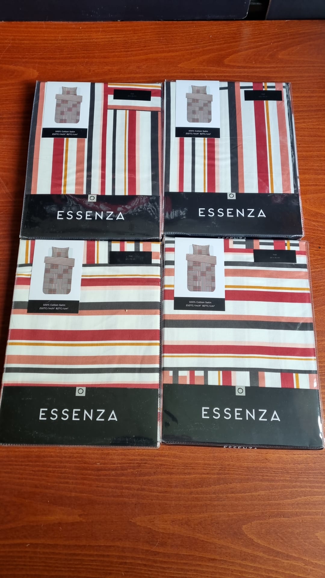 Essenza Evie Red/Offwhite kussenslopen katoensatijn 210TC