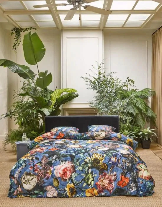 Essenza Famke Moonlight Blue dekbedovertrek katoensatijn 200TC bloemen en vogels