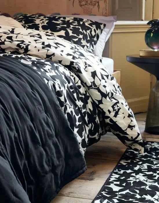 Essenza Imara Housse de couette en percale de coton 200 fils anthracite, silhouette Clématite