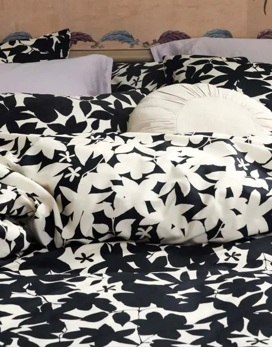Essenza Imara Housse de couette en percale de coton 200 fils anthracite, silhouette Clématite