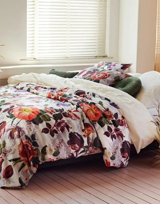 Essenza Scarlett Vanilla katoensatijn dekbedovertrek bloemen