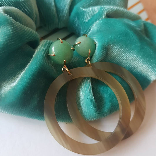 Boucles d'oreilles longues et rondes avec perle turquoise couleur pétrole