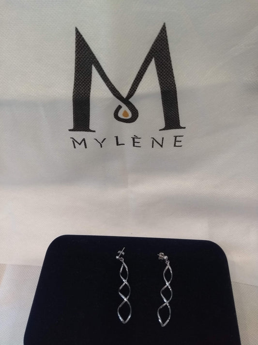 Boucles d'oreilles Mylène Swirl boucle d'oreille épingle forme régulière blanche