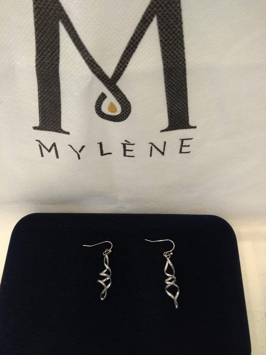 Boucles d'oreilles Mylène Swirl boucle d'oreille crochet forme irrégulière blanche