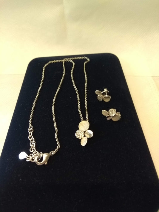 Mylene Bubble ketting en earring stud white met Cubic Zirkhonia stenen set