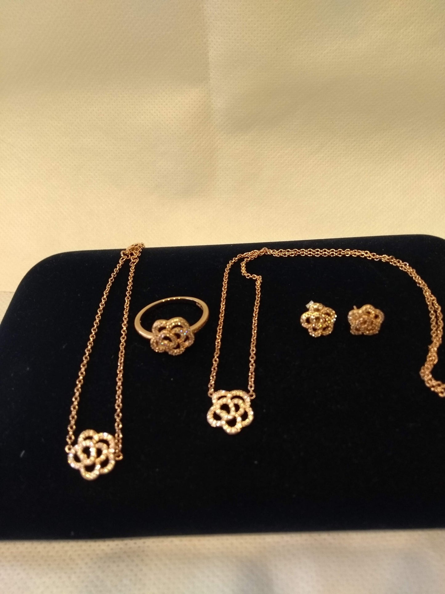 Mylene Blossom collectie sieraden rosegoud verguld met 18 karaat goud