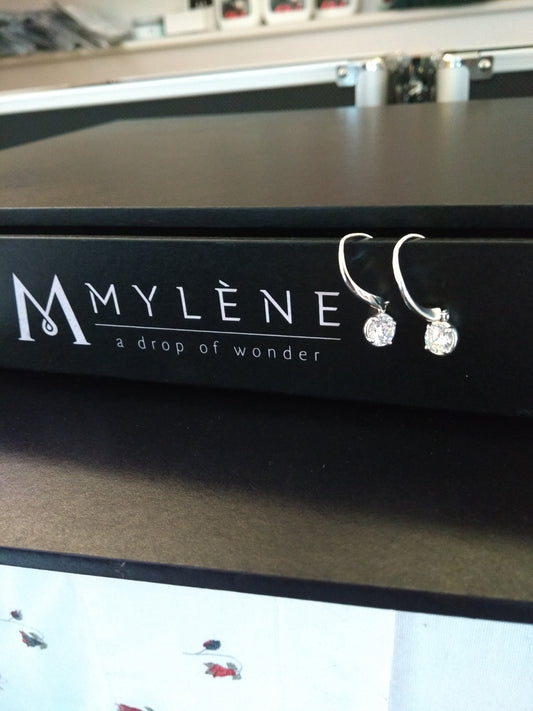 Boucles d'oreilles pendantes en argent massif 925 de la collection Mylene Solitair