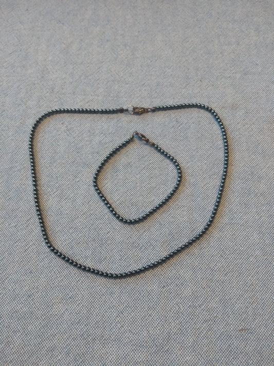 Ensemble; collier et bracelet perles anthracite
