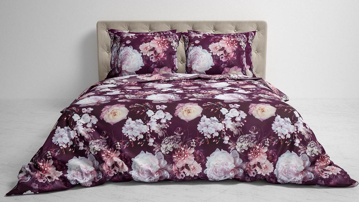 Parure de lit en flanelle Mina Plum de Heckett Lane, motifs fleurs, pivoines, hortensias et lys