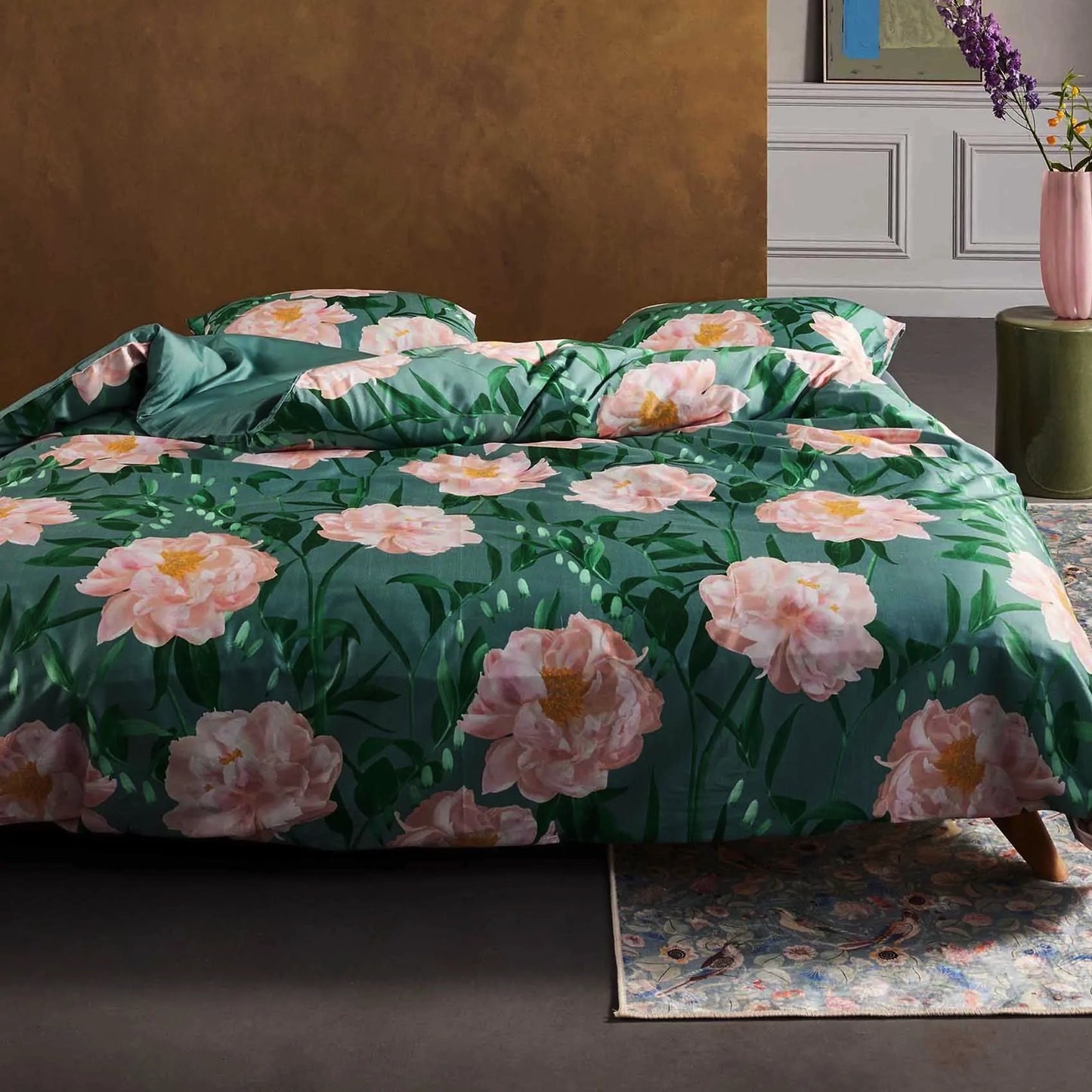 Essenza dorothea Soft teal 215TC katoensatijn dekbedovertrek pioenrozen