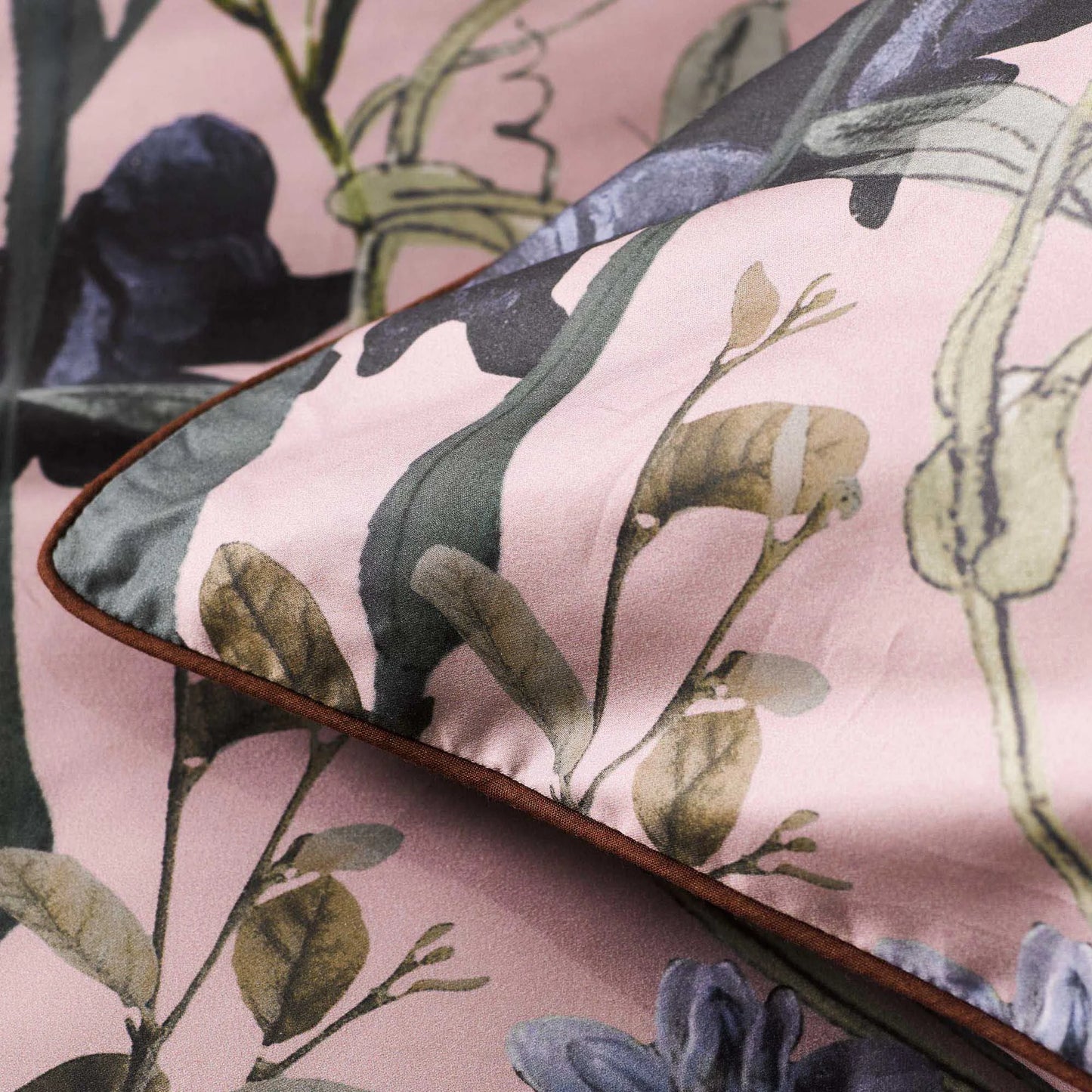 Essenza Eleanor Woodrose katoensatijn 300TC dekbedovertrek