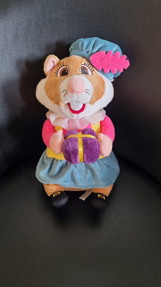 AH Hamster Albert Heijn knuffel meisje Piet met cadeau