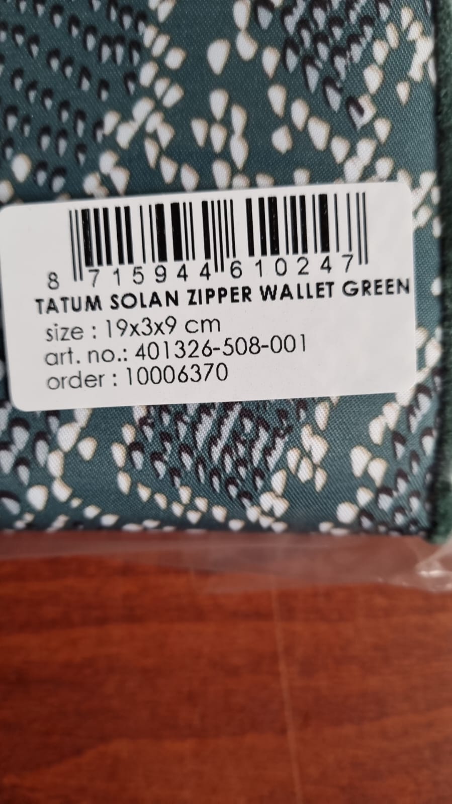 Essenza Tatum Solan Zipper Wallet Green