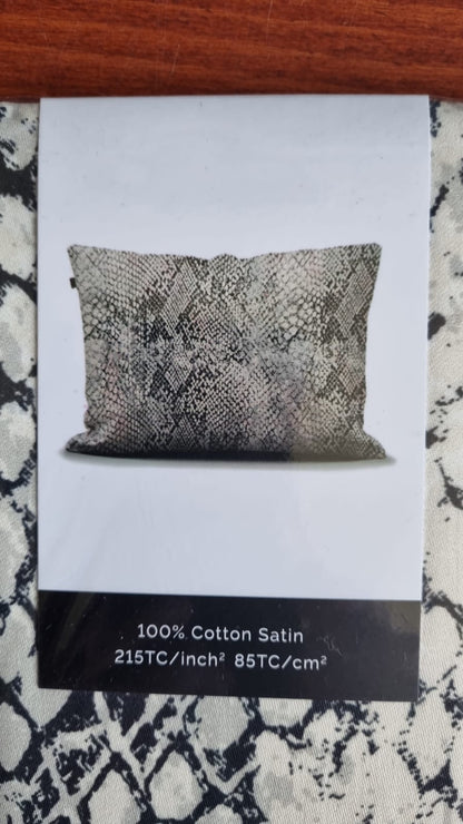 Essenza Doutzen Sand katoensatijn 215TC kussensloop slangenprint, snake skin