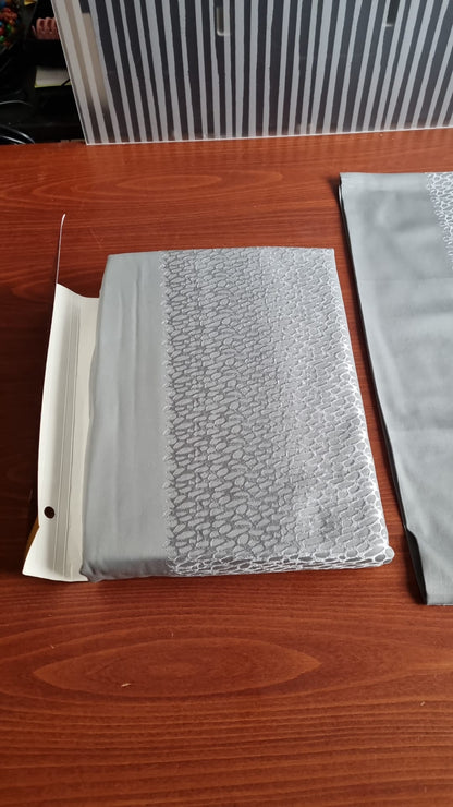 Dommelin Estee dekbedovertrekset met zilver borduursel katoensatijn 300TC