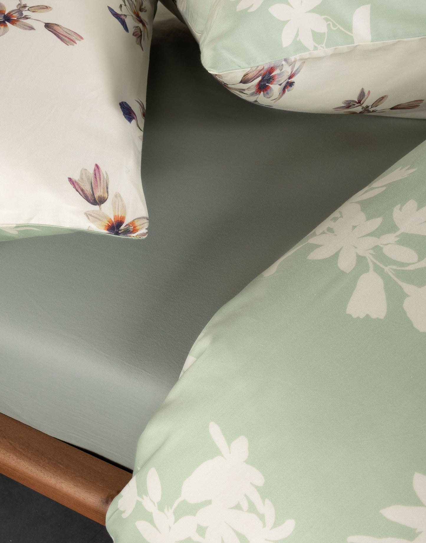 Essenza Fiora Vanilla katoensatijn 220TC dekbedovertrek