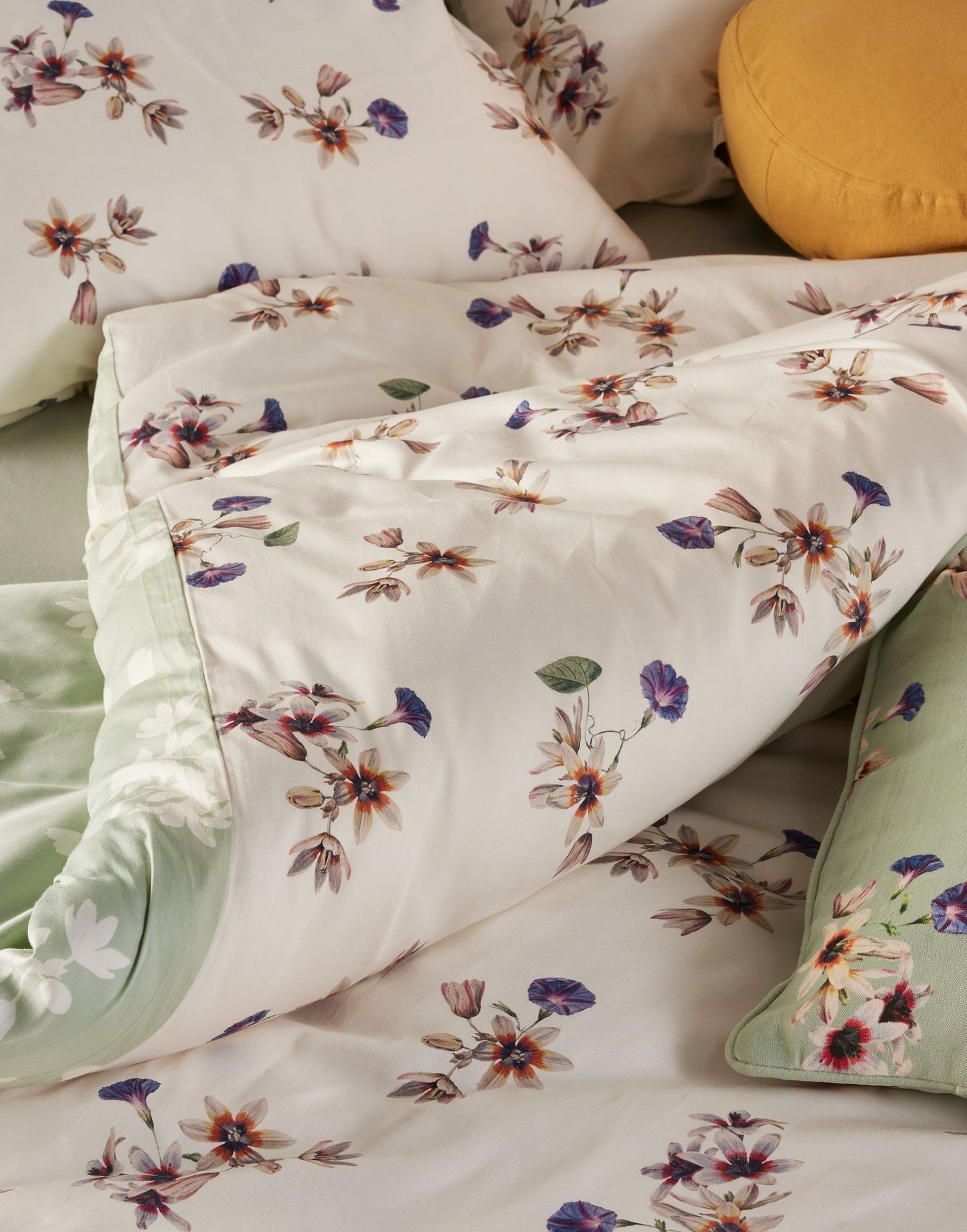 Essenza Fiora Vanilla katoensatijn 220TC dekbedovertrek