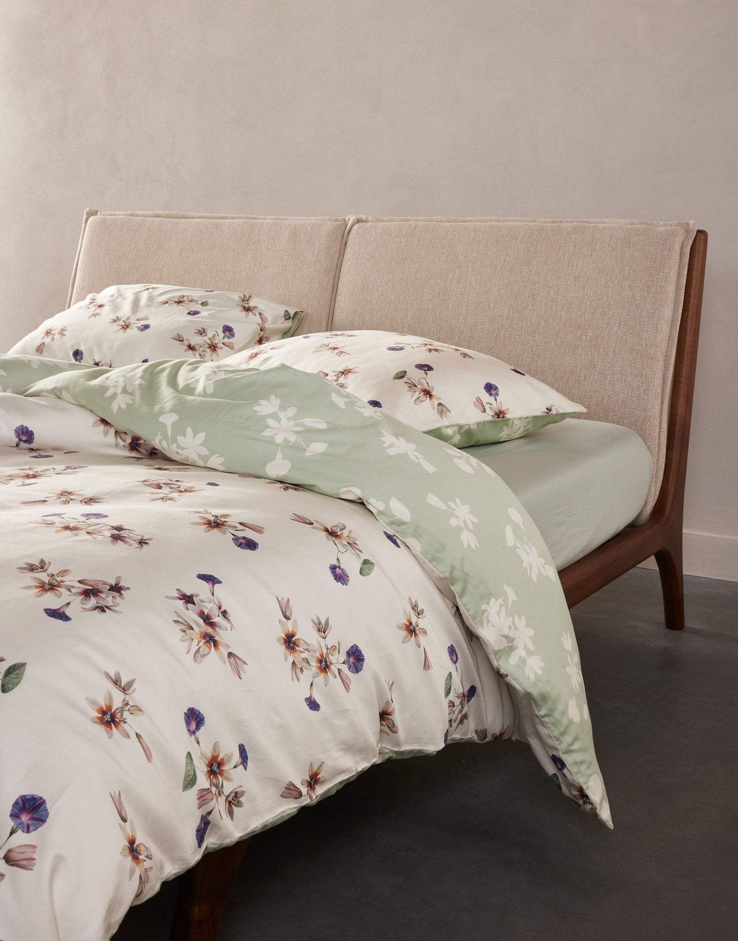 Essenza Fiora Vanilla katoensatijn 220TC dekbedovertrek