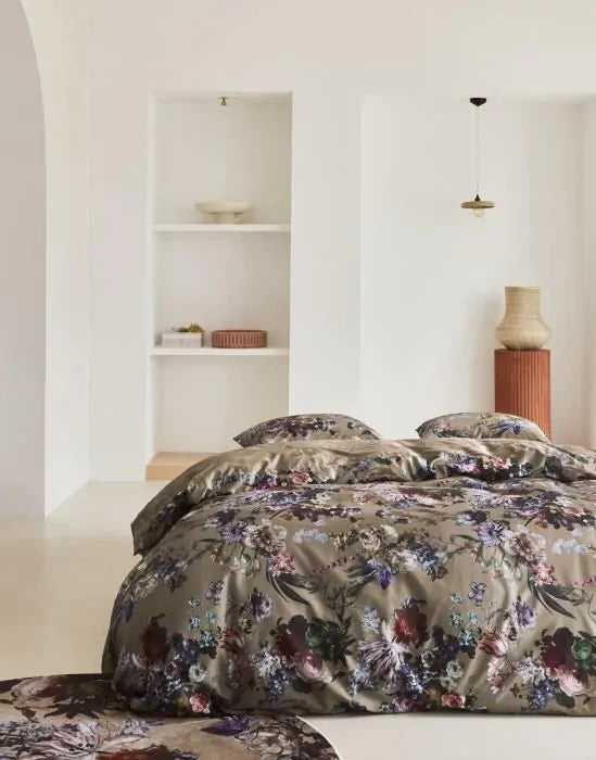 Essenza Isabelle Clay dekbedovertrek 50% katoensatijn en 50% Lyocell 300TC bloemen