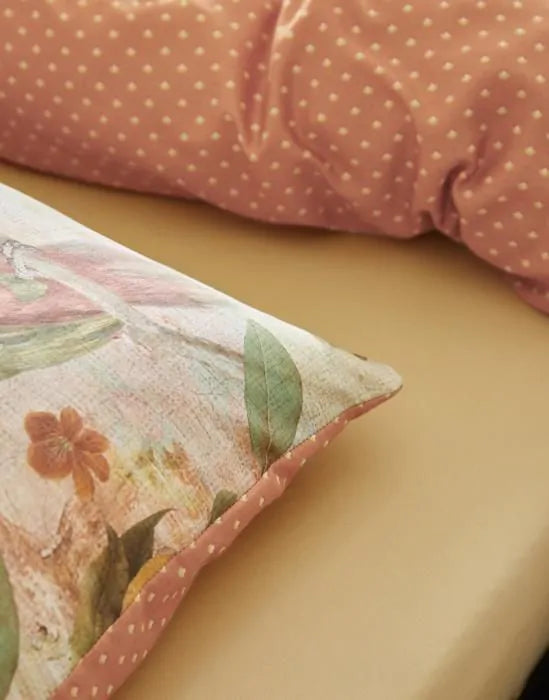 Essenza Keira rose katoensatijn dekbedovertrek bloemen, fruit en vogels