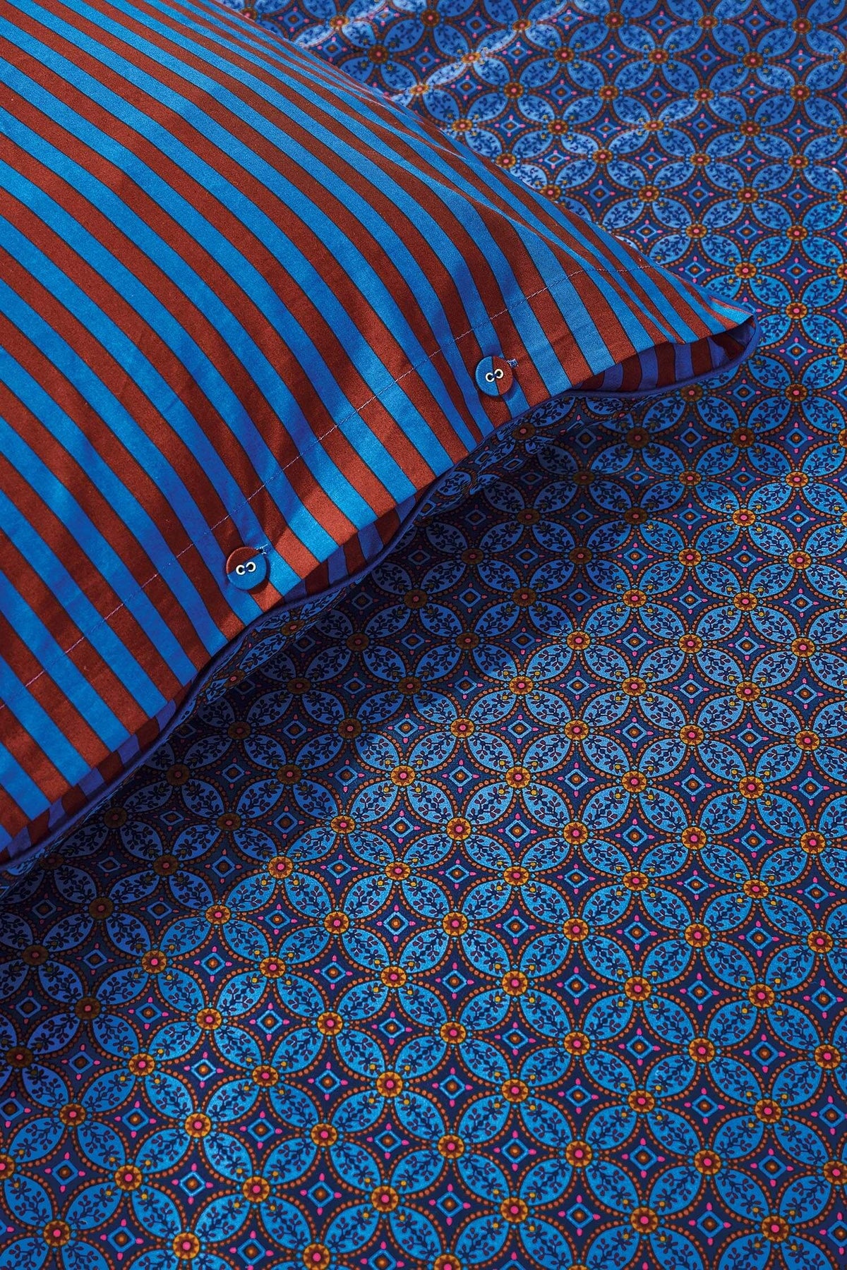 Pip Studio Alvida Dark Blue dekbedovetrek 200TC percal geometrisch motief op Indiase blockprints