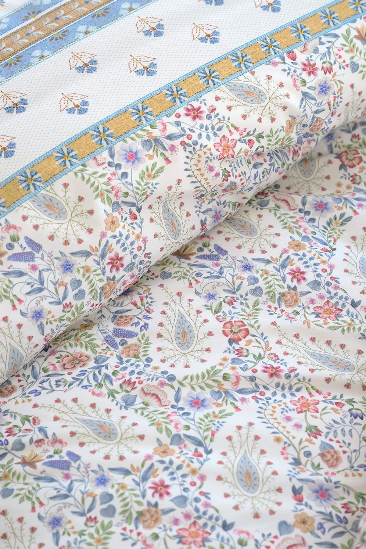 Pip Studio Kairi Bloom Light Blue 200TC percal katoen dekbedovertrek paisley