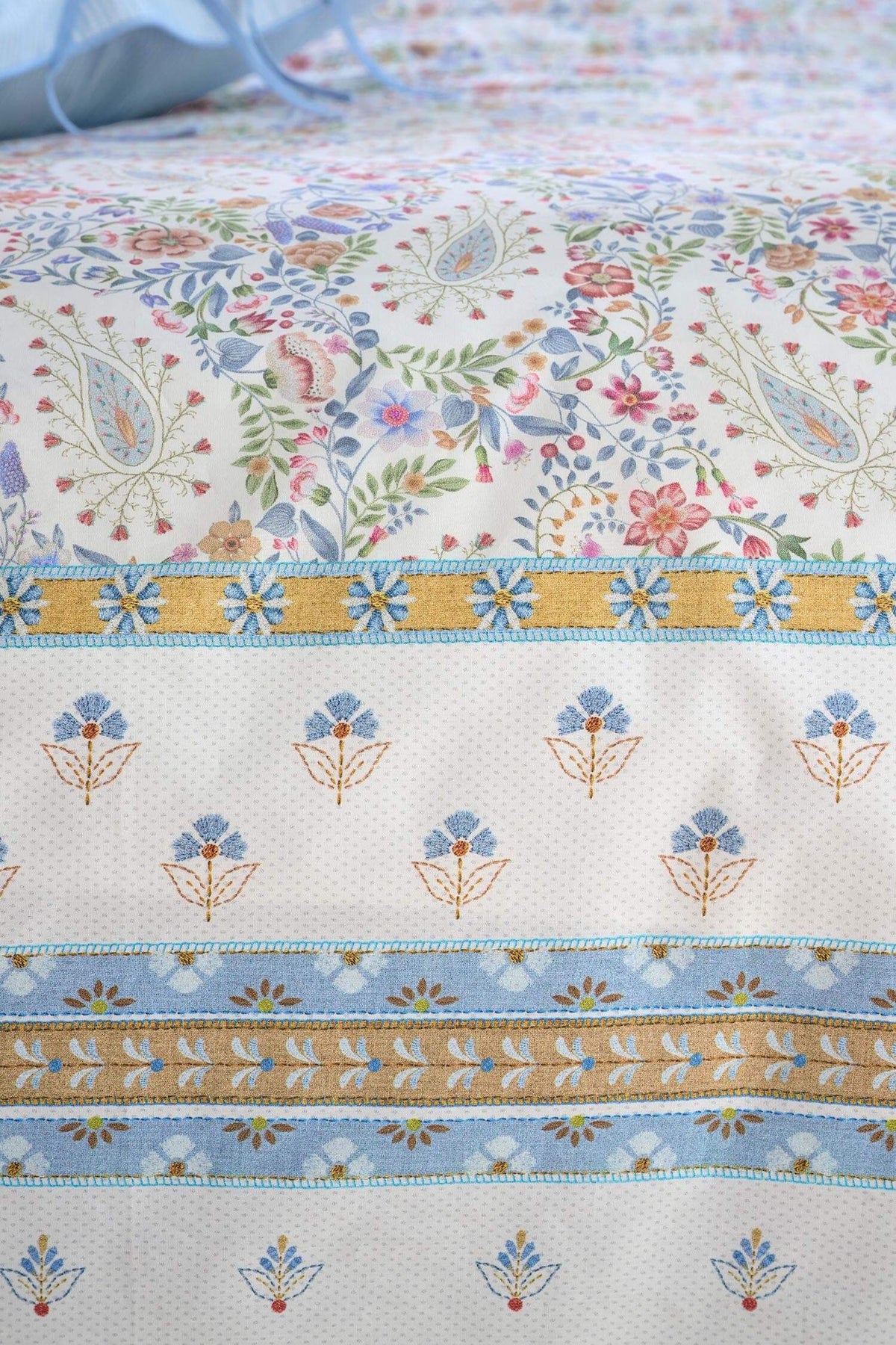 Pip Studio Kairi Bloom Light Blue 200TC percal katoen dekbedovertrek paisley
