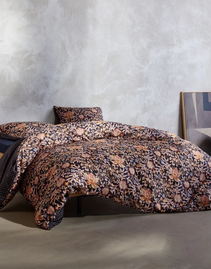 Essenza Ophelia Nightblue dekbedovertrek katoensatijn 215TC 19e Eeuw Engelse Arts & Crafts