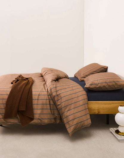 Marc O'Polo Torsken Warm Pecan kussensloop 50% hennep en 50% tencel yarn-dyed