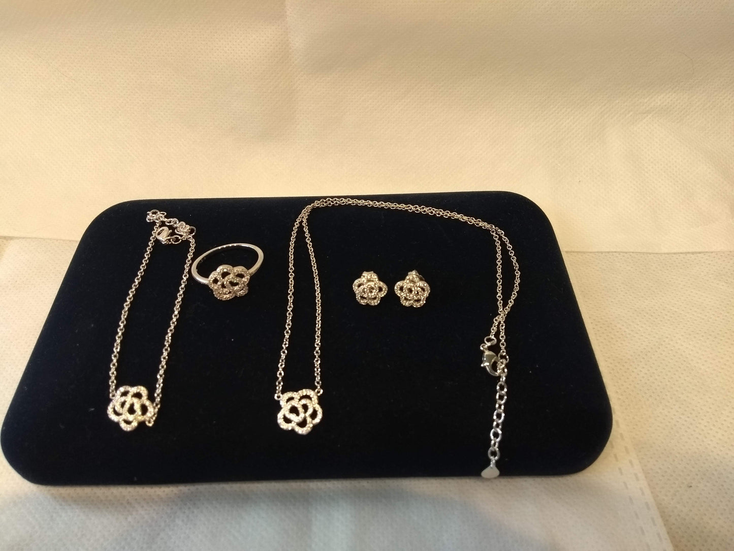 Mylene Blossom collectie sieraden white set